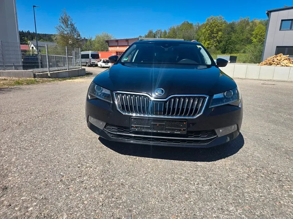 Gebraucht Skoda Superb 190 PS (139 kW) 2017 Schwarz Kombi