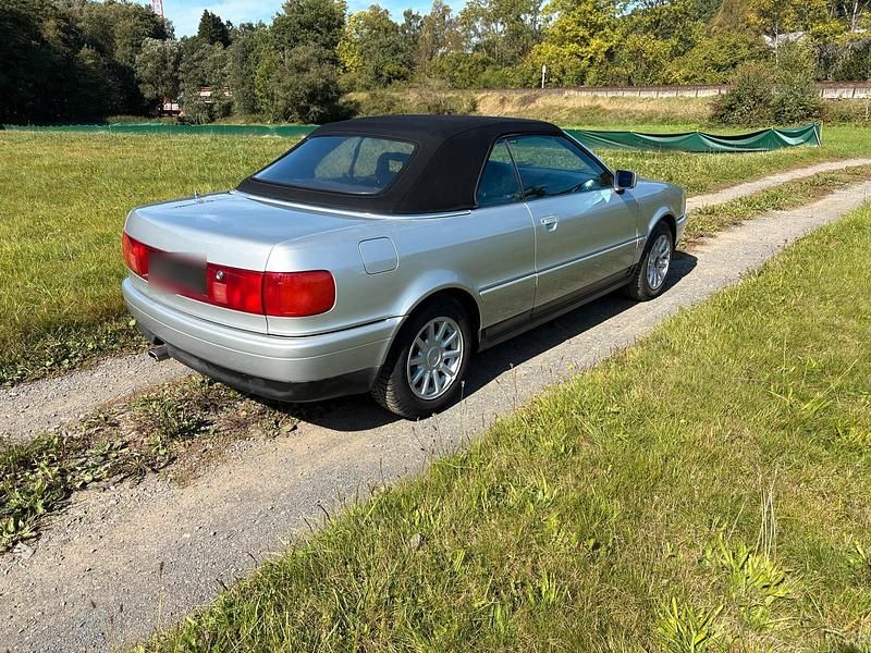 Second-hand Audi 80 133 CP (97 kW) 1991 Argintiu Cabrio