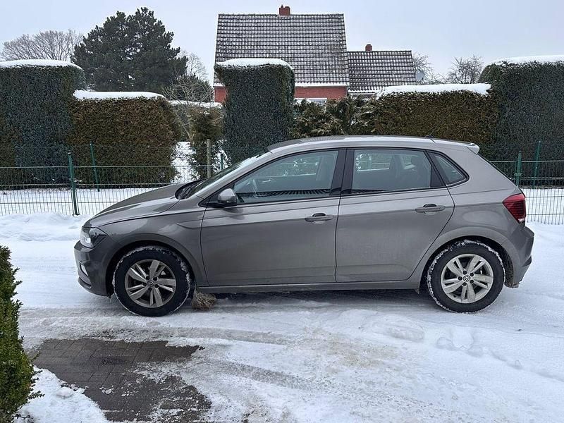 Gebraucht VW Polo Comfortline 95 PS (69 kW) 2018 Grau Kleinwagen