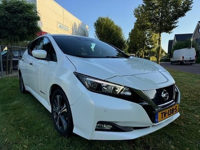 Weiß Gebraucht 2018 Nissan Leaf N-Connecta Kleinwagen | 11.600 € (Fairer Preis) - Bild 1/4