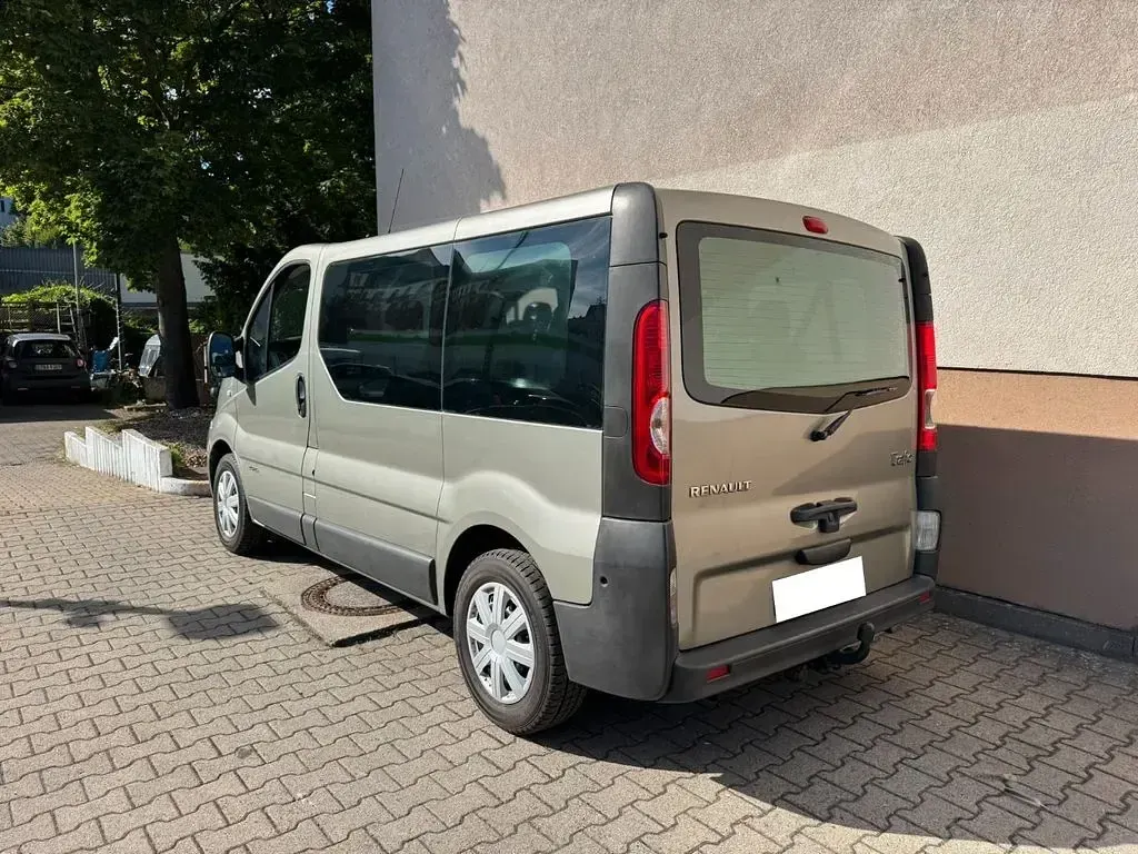 Gebraucht Renault Trafic 114 PS (83 kW) 2009 Grau Van / Kleinbus