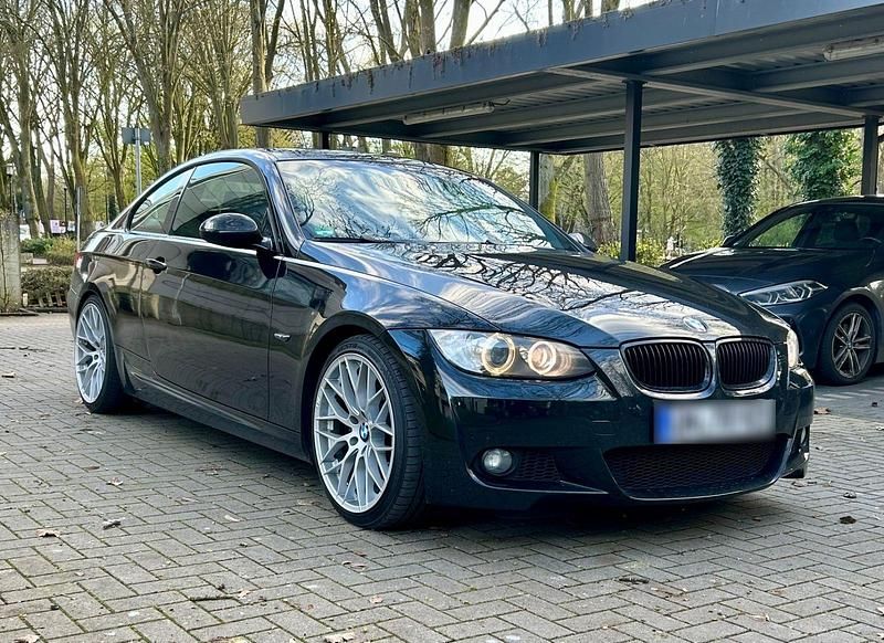 Second-hand BMW 325 Performance 218 CP (160 kW) 2008 Negru Coupe
