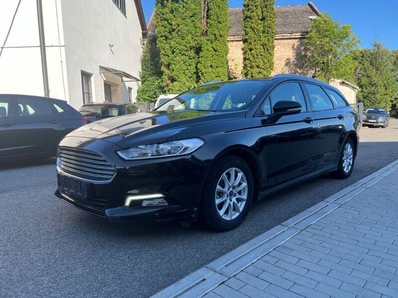 Gebraucht Ford Mondeo Trend 160 PS (117 kW) 2016 Schwarz Limousine