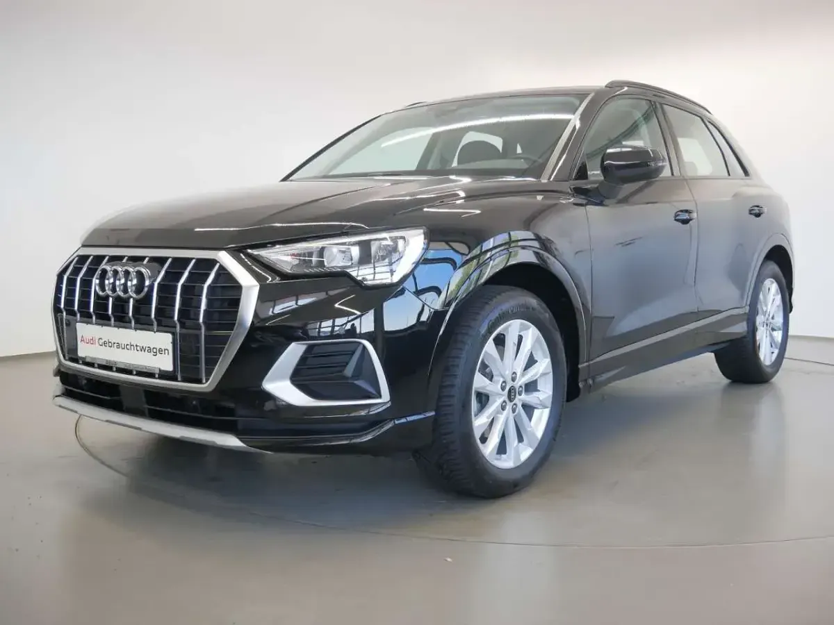 Gebraucht Audi Q3 Advanced 150 PS (110 kW) 2023 Mythosschwarz metallic SUV
