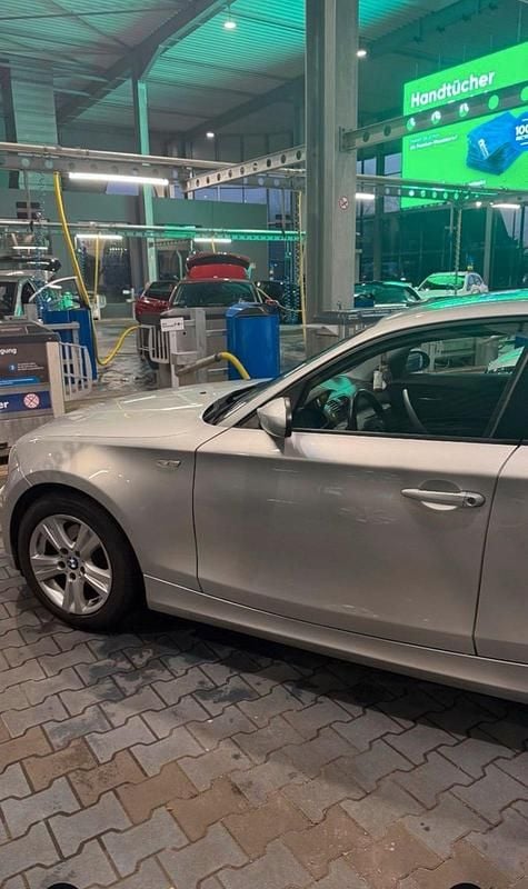 Gebraucht BMW 118 143 PS (105 kW) 2007 Silber Kleinwagen