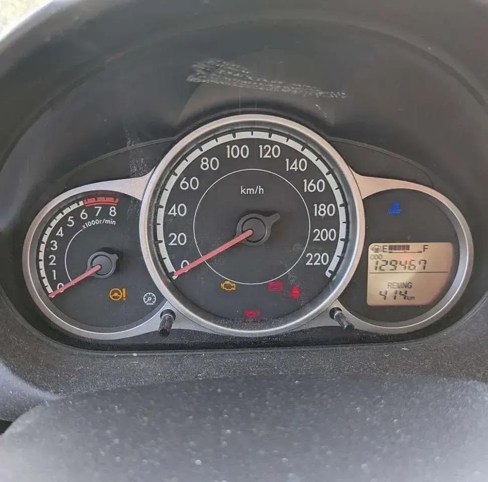 Gebraucht Mazda 2 75 PS (55 kW) 2011 Rot Kleinwagen