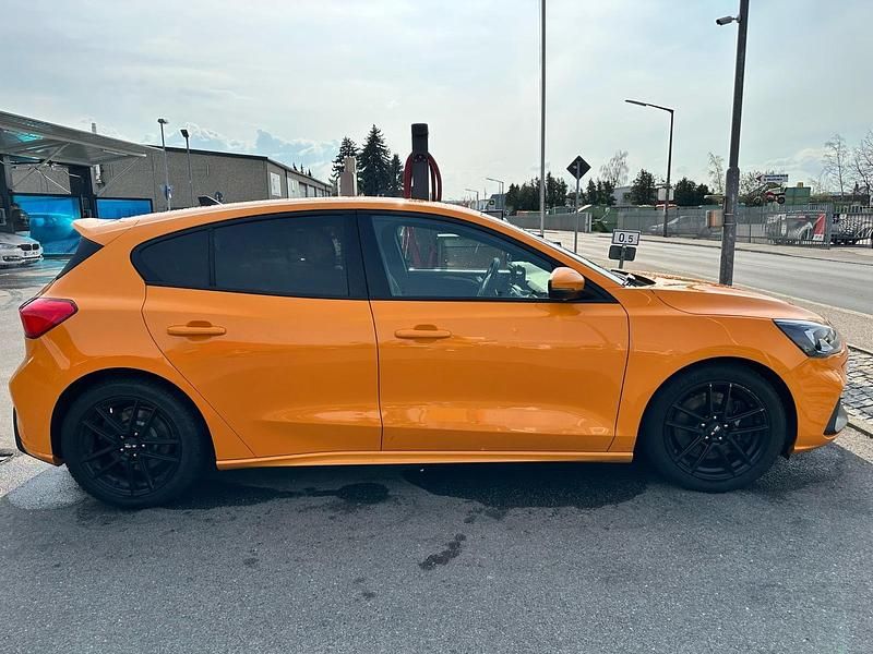 Gebraucht Ford Focus ST 190 PS (139 kW) 2020 Orange Limousine