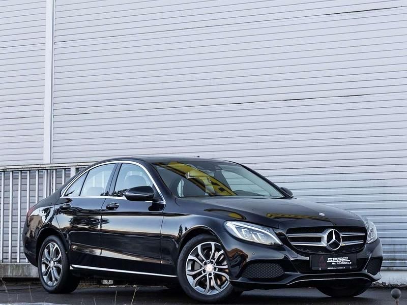 Obsidianschwarz Gebraucht 2015 Mercedes C250 Avantgarde Limousine | 18.490 € (Fairer Preis) - Bild 1/4