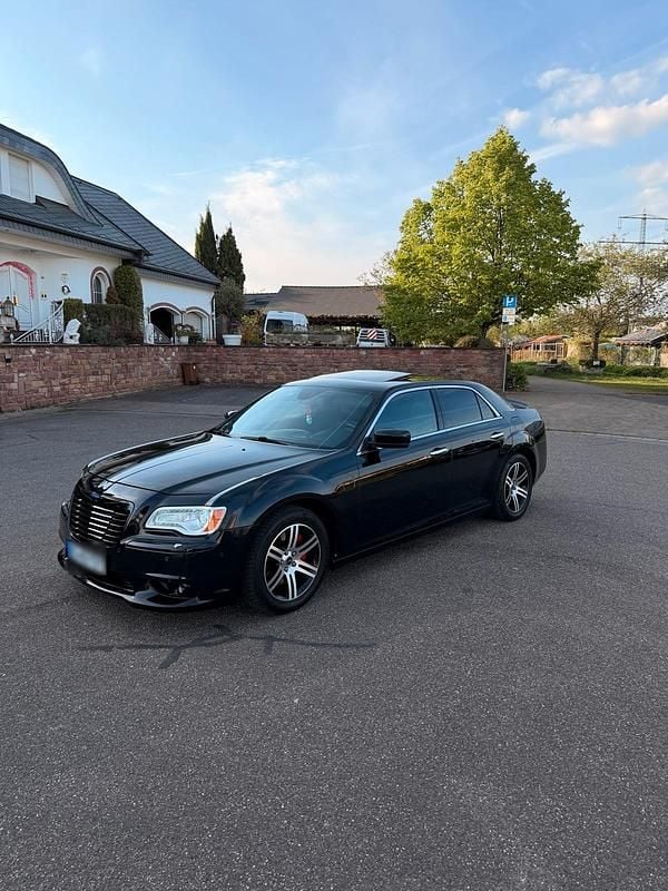 Second-hand Chrysler 300C 190 CP (139 kW) 2013 Negru Berlinǎ
