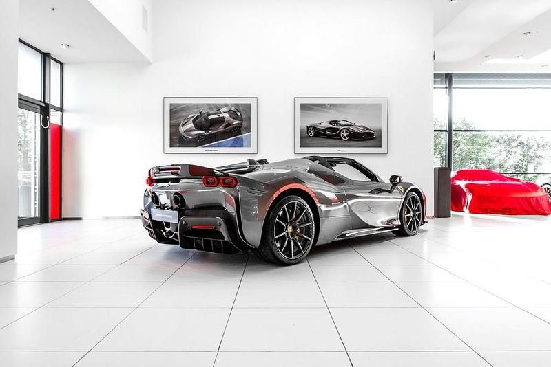 Gebraucht Ferrari SF90 2021 Grau Cabrio