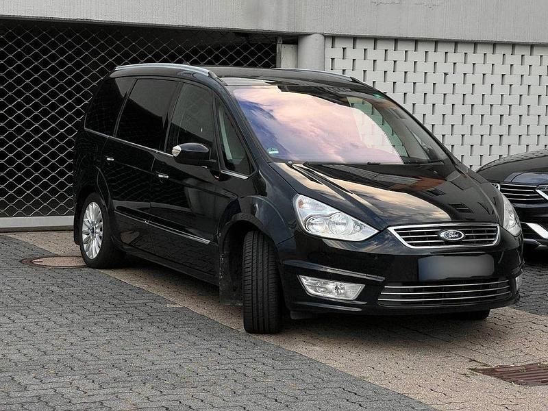 Schwarz Gebraucht 2015 Ford Galaxy Titanium Van / Kleinbus | 12.900 € (Fairer Preis) - Bild 1/4