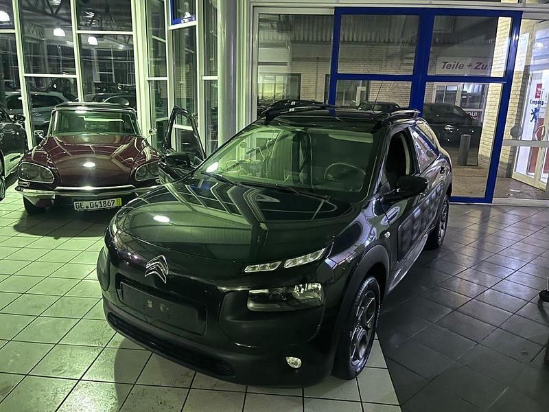 Schwarz Gebraucht 2016 Citroën C4 Shine SUV | 5.990 € (Fairer Preis) - Bild 1/4