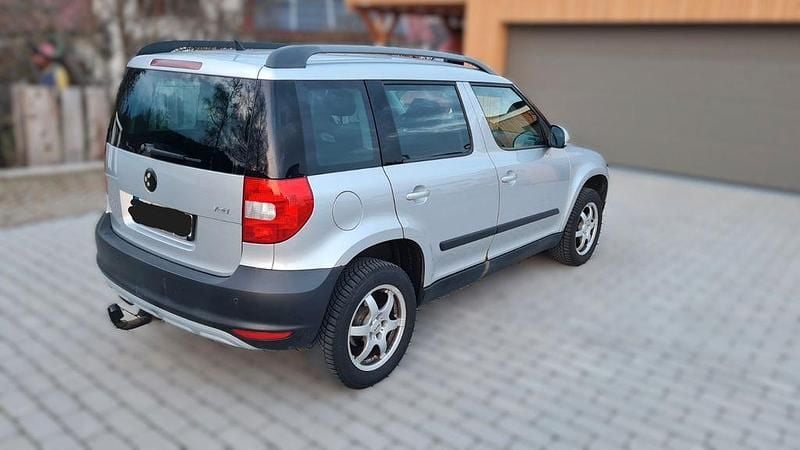Gebraucht Skoda Yeti 105 PS (77 kW) 2011 Silber SUV