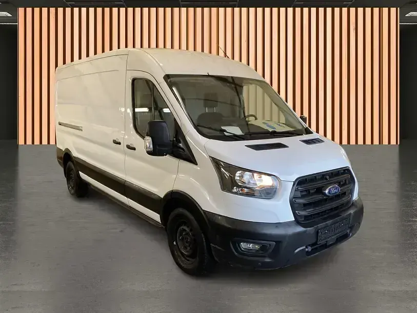 Gebraucht Ford Transit Trend 131 PS (96 kW) 2023 Weiß frostweiß Van