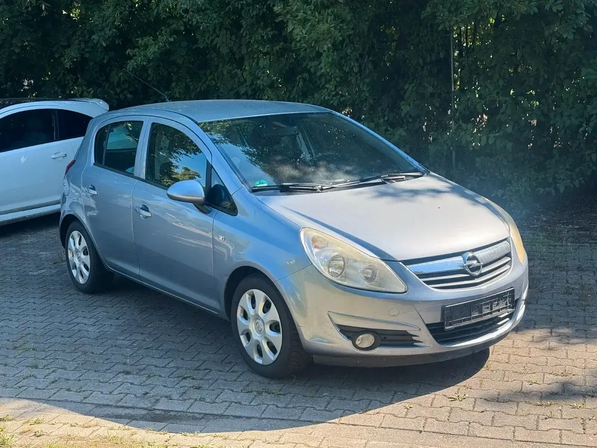 Gebraucht Opel Corsa 80 PS (58 kW) 2008 Silber Kleinwagen