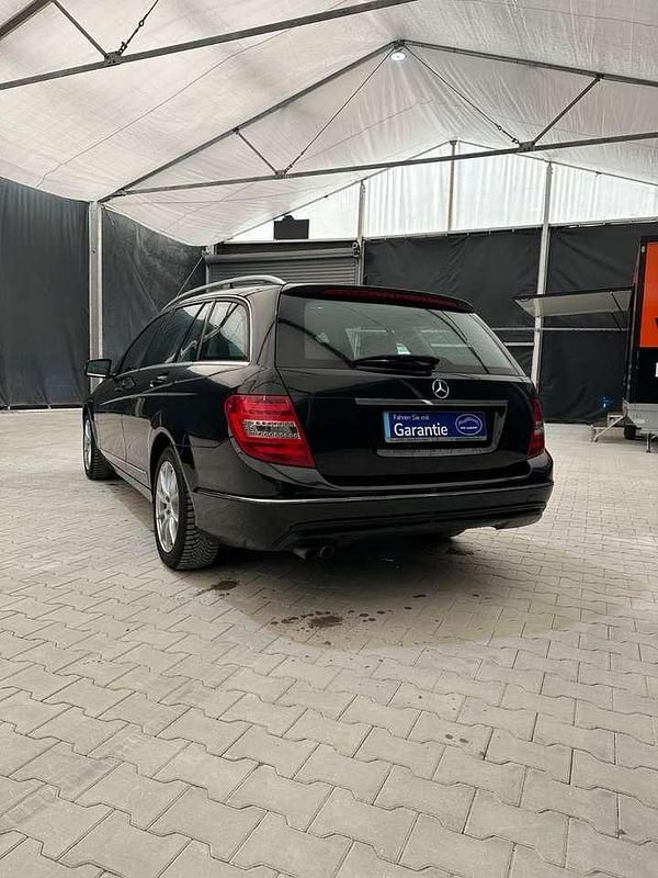 Gebraucht Mercedes C180 156 PS (114 kW) 2011 Schwarz Kombi