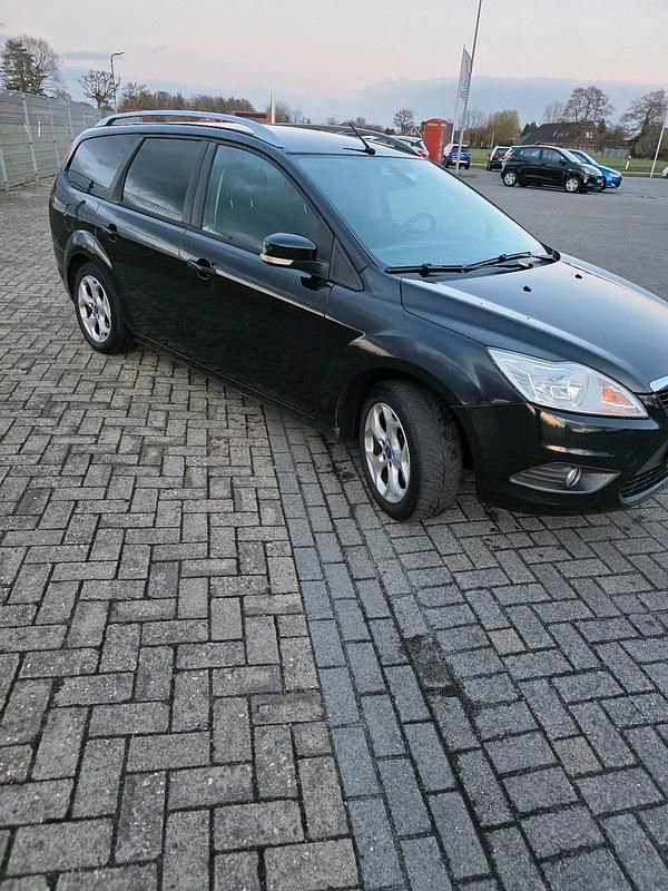 Gebraucht Ford Focus 109 PS (80 kW) 2010 Schwarz Kombi
