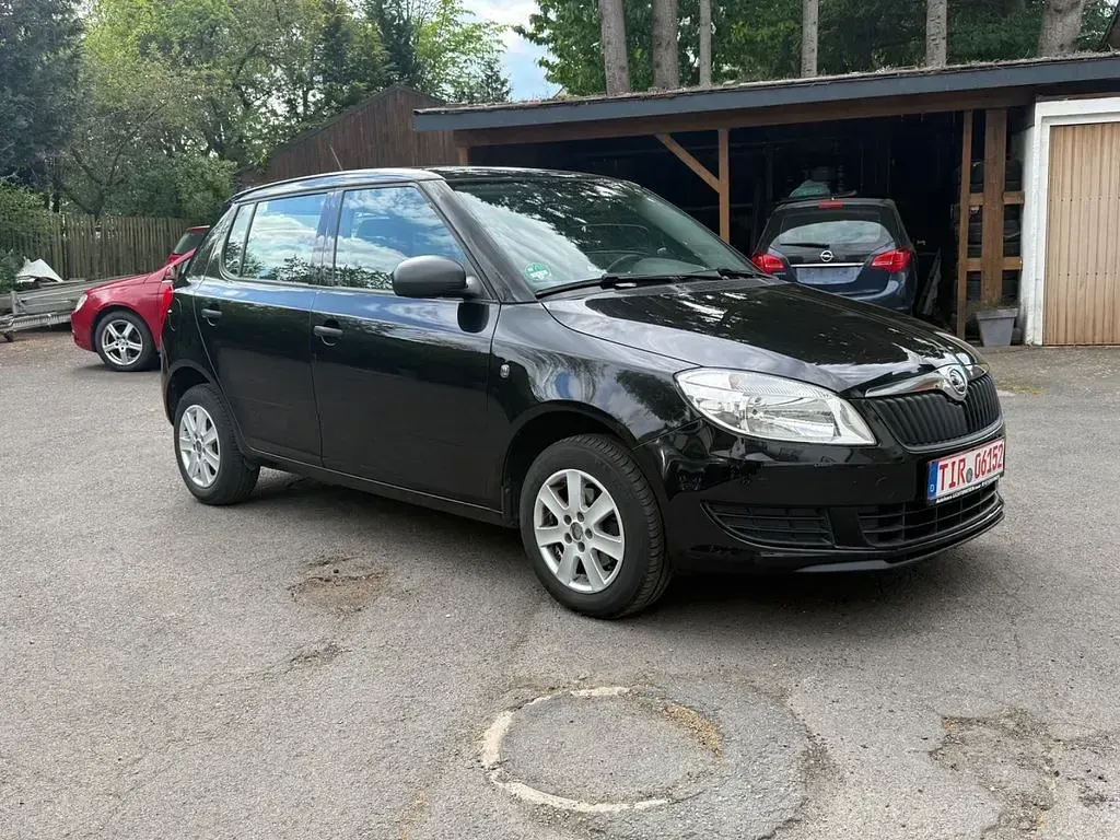 Gebraucht Skoda Fabia Cool Edition 60 PS (44 kW) 2014 Schwarz Limousine