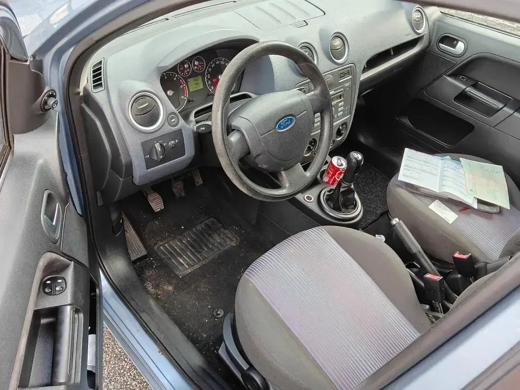 Gebraucht Ford Fiesta 90 PS (66 kW) 2006 Silber Kleinwagen