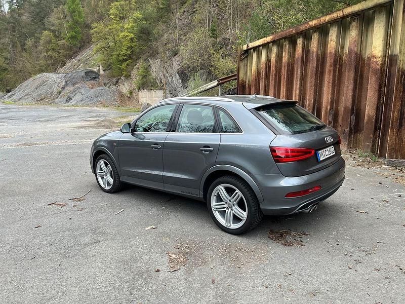 Gebraucht Audi Q3 S-Line 140 PS (102 kW) 2014 Grau SUV