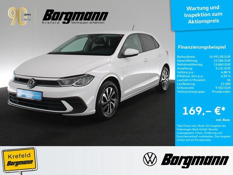 Gebraucht VW Polo Active 95 PS (69 kW) 2023 Weiss / pure white Kleinwagen