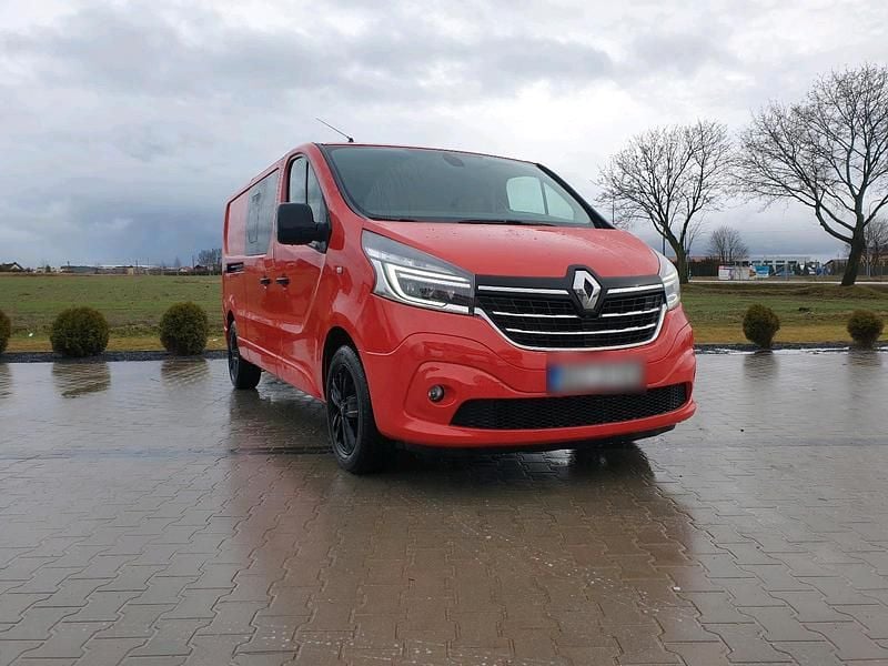 Rot Gebraucht 2019 Renault Trafic Van | 16.900 € - Bild 1/4