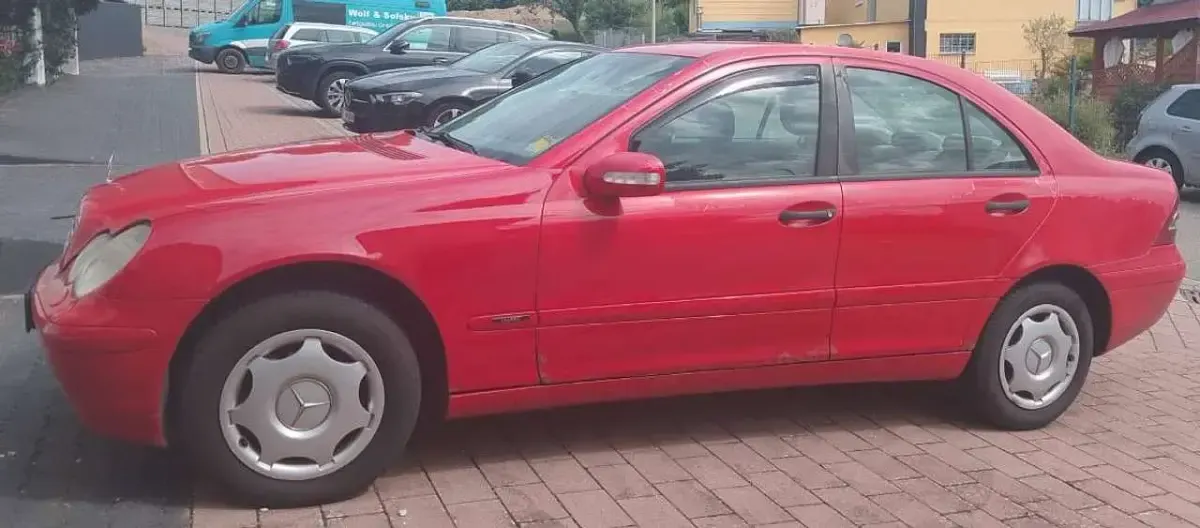 Gebraucht Mercedes C220 Elegance 143 PS (105 kW) 2002 Rot Limousine