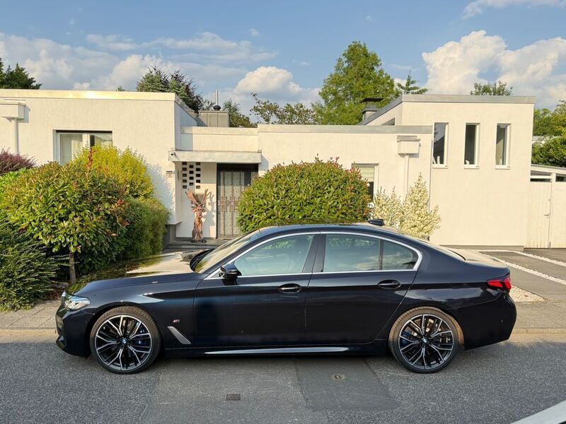 Schwarz Gebraucht 2022 BMW 540 Efficient Dynamics Limousine | 52.700 € (Teuer) - Bild 1/4