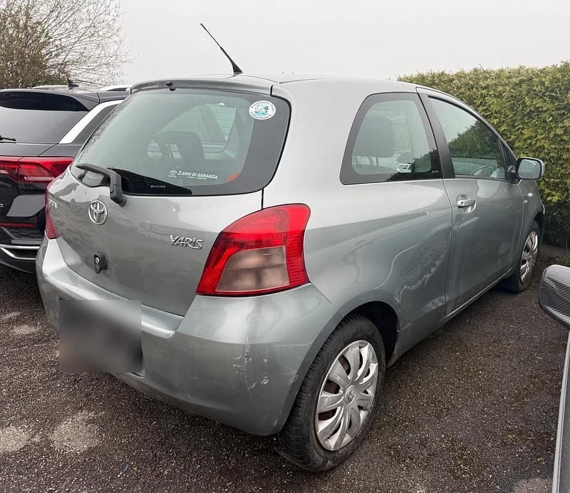 Gebraucht Toyota Yaris Sol 90 PS (66 kW) 2008 Silber Kleinwagen