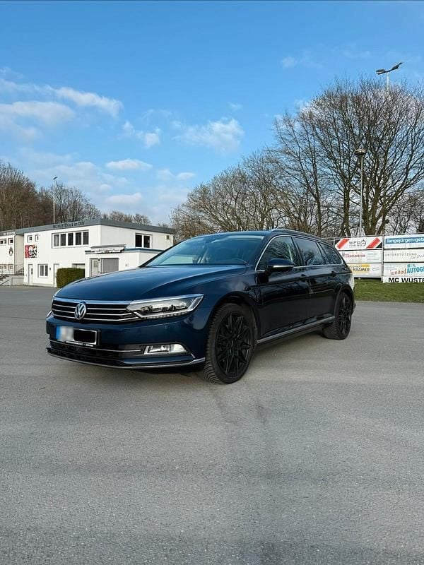 Gebraucht VW Passat 190 PS (139 kW) 2017 Blau Kombi
