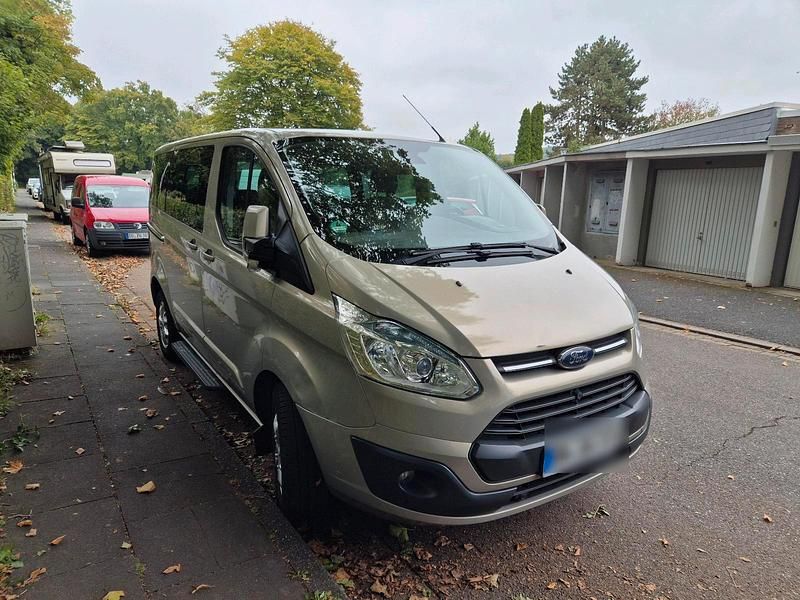 Gebraucht Ford Tourneo 125 PS (91 kW) 2013 Van / Kleinbus