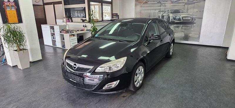 Gebraucht Opel Astra Design Edition 116 PS (85 kW) 2011 Schwarz Limousine