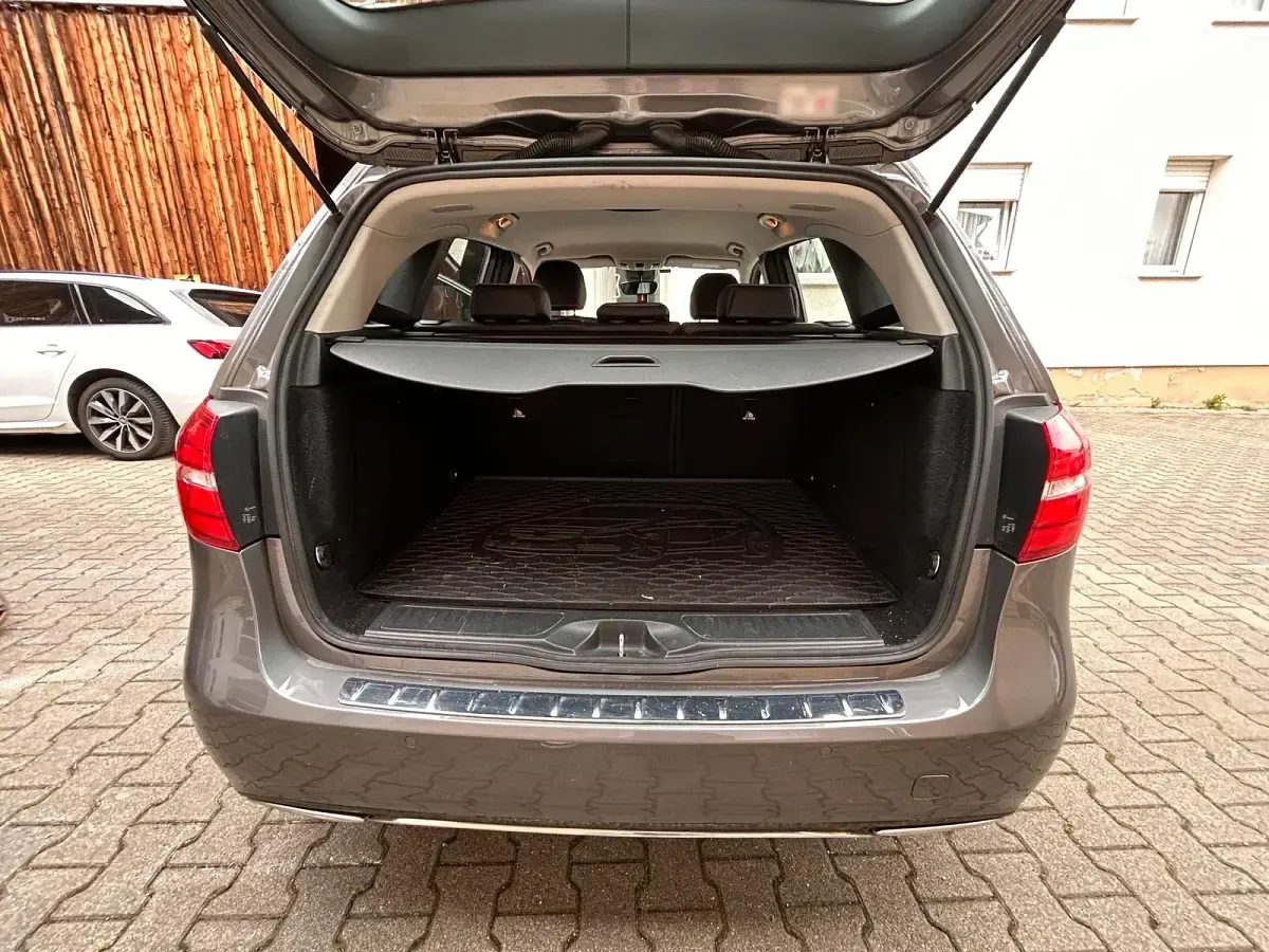 Gebraucht Mercedes B200 136 PS (100 kW) 2018 Grau Kleinwagen