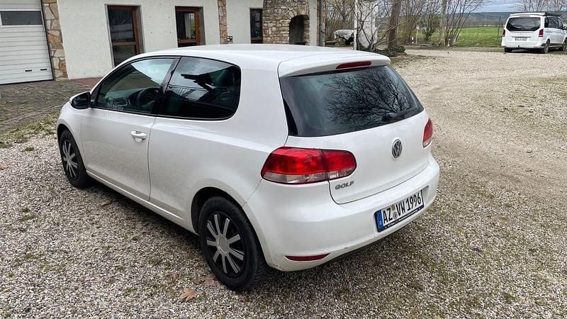 Gebraucht VW Golf VI Trendline 80 PS (58 kW) 2011 Weiß Kleinwagen