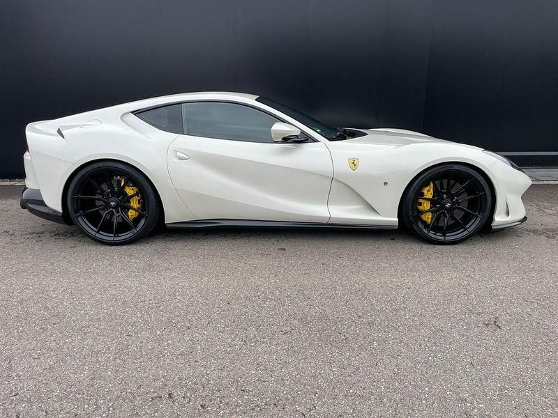 Gebraucht Ferrari 812 795 PS (584 kW) 2020 Weiß