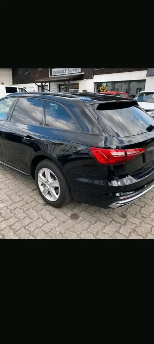 Gebraucht Audi A4 163 PS (119 kW) 2022 Schwarz Kombi