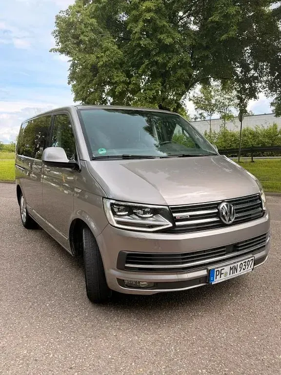 Gebraucht VW Multivan Highline 199 PS (146 kW) 2018 Beige Van / Kleinbus