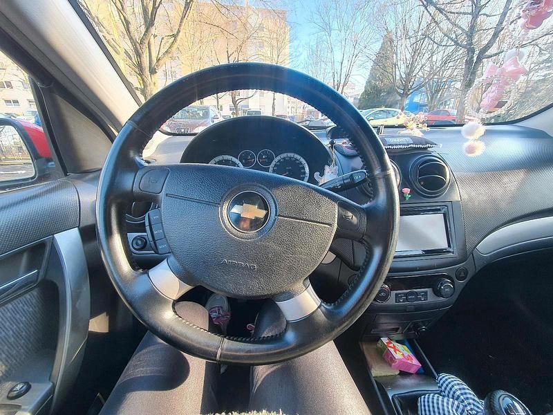 Gebraucht Chevrolet Aveo 90 PS (66 kW) 2006 Rot Limousine