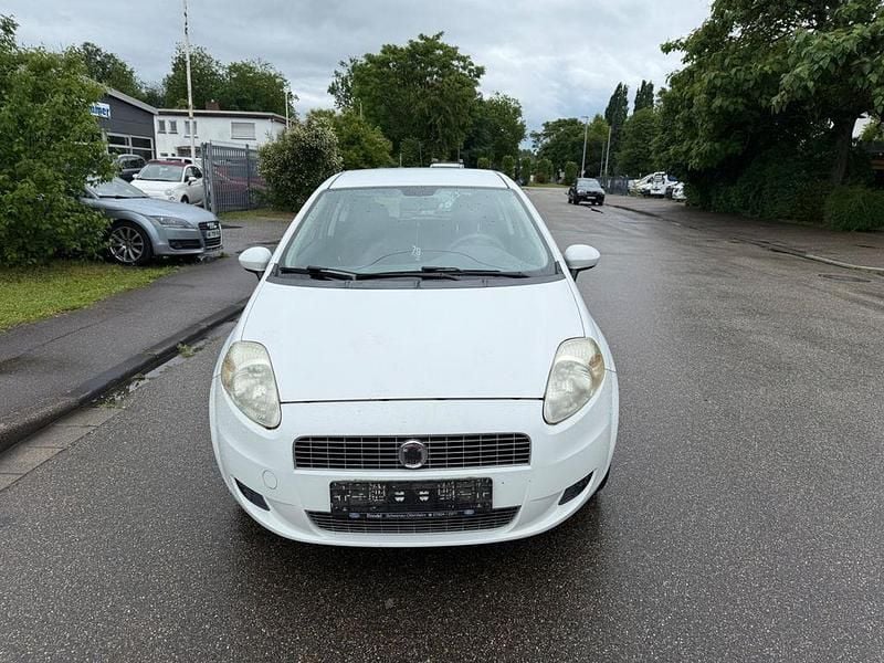 Gebraucht Fiat Grande Punto Active 65 PS (47 kW) 2009 Weiß Kleinwagen
