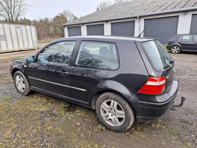 Gebraucht VW Golf IV 105 PS (77 kW) 2001 Schwarz Kleinwagen