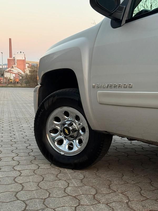 Second-hand Chevrolet Silverado 2007 Bej SUV