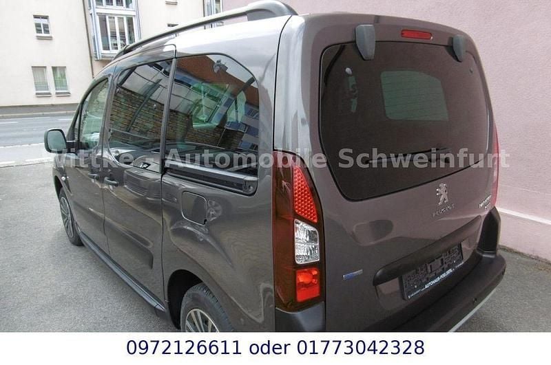 Gebraucht Peugeot Partner Tepee 110 PS (80 kW) 2018 Grau Van / Kleinbus