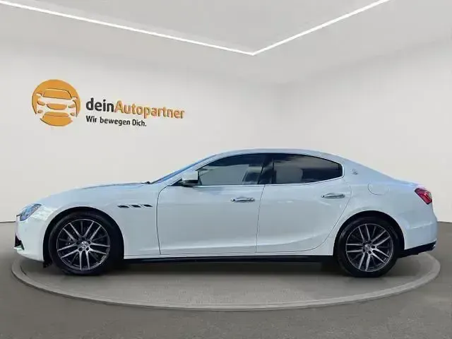 Gebraucht Maserati Ghibli 411 PS (302 kW) 2015 Weiss Limousine