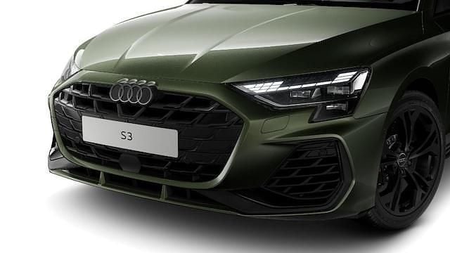 Gebraucht Audi S3 Ambiente 333 PS (244 kW) 2025 Distriktgrün metallic Limousine