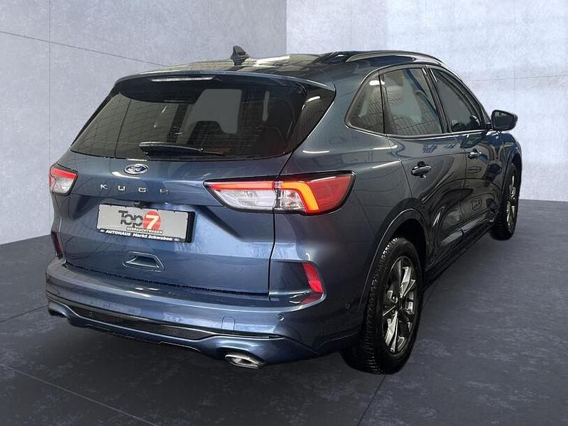 Gebraucht Ford Kuga ST-Line 120 PS (88 kW) 2023 Chromablau (metallic) SUV