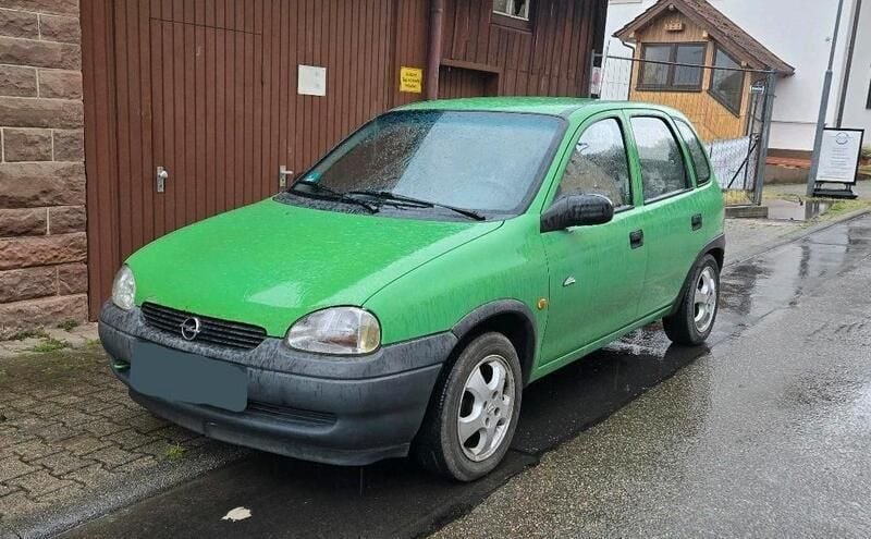 Grün Gebraucht 1997 Opel Corsa Kleinwagen | 699 € (Guter Preis) - Bild 1/4