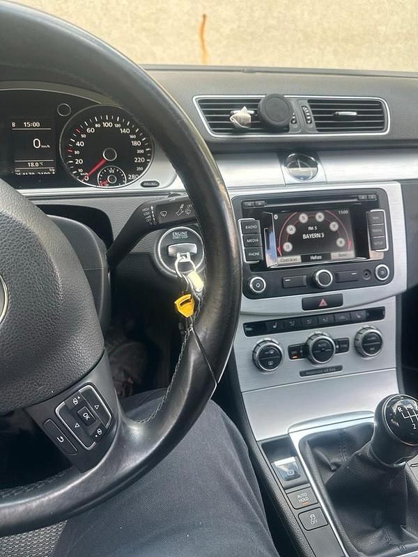 Gebraucht VW Passat 160 PS (117 kW) 2013 Schwarz Limousine