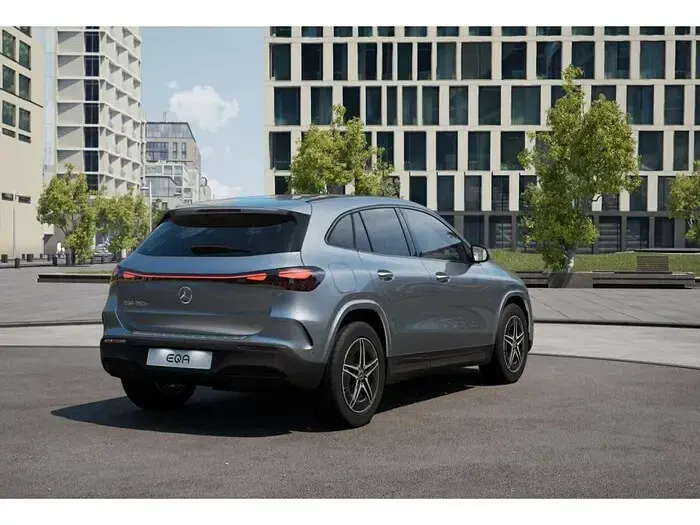 Gebraucht Mercedes EQA250 AMG 139 kW (190 PS) 2025 Silberlack hightechsilber SUV