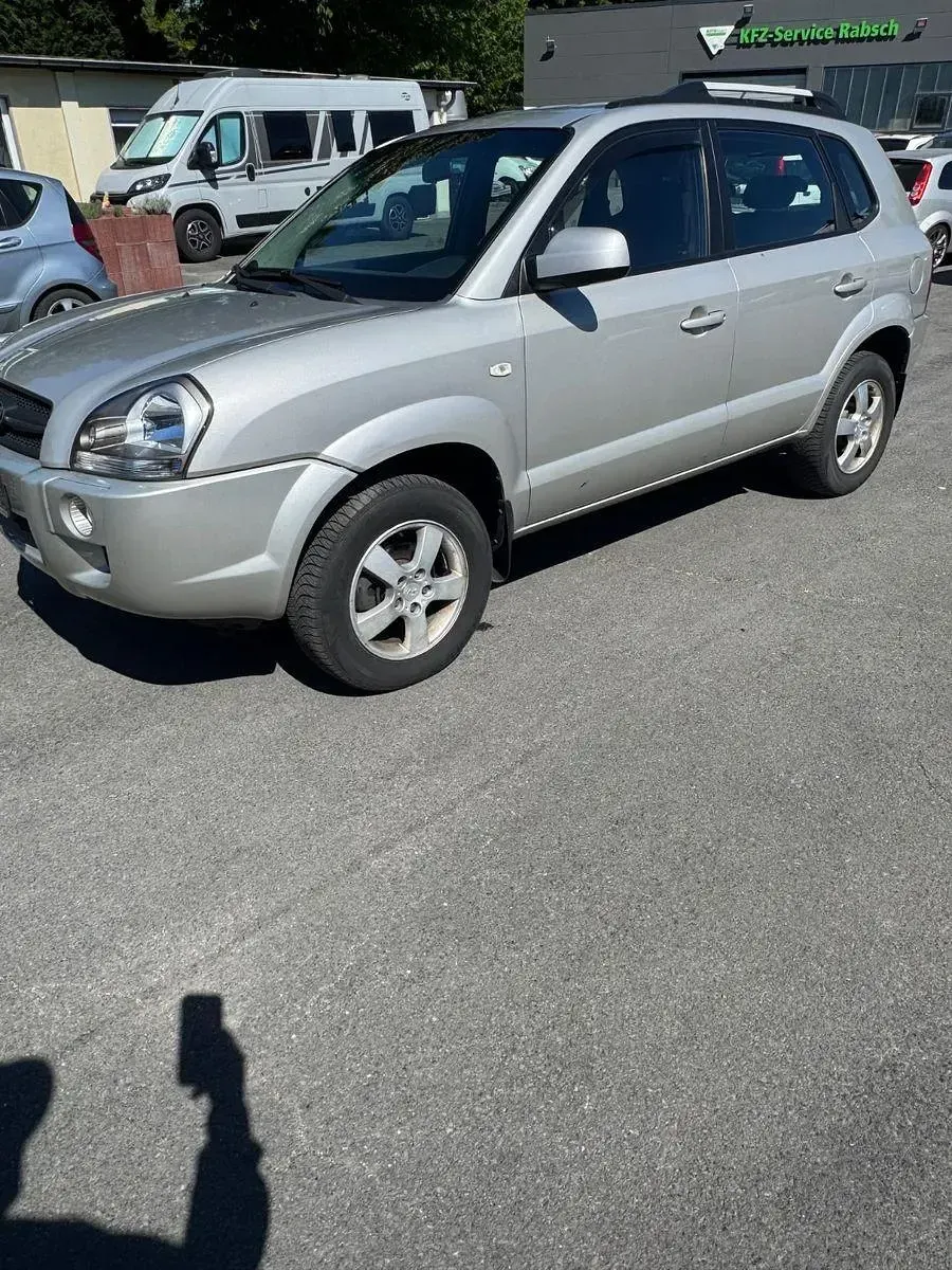 Gebraucht Hyundai Tucson GLS 141 PS (103 kW) 2008 Silber SUV