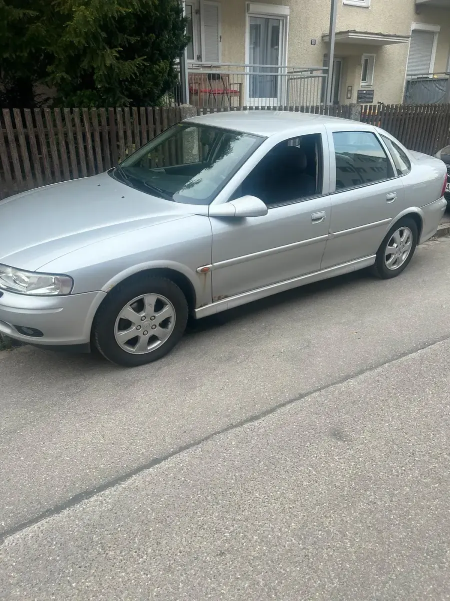 Gebraucht Opel Vectra 125 PS (91 kW) 2001 Silber Kleinwagen